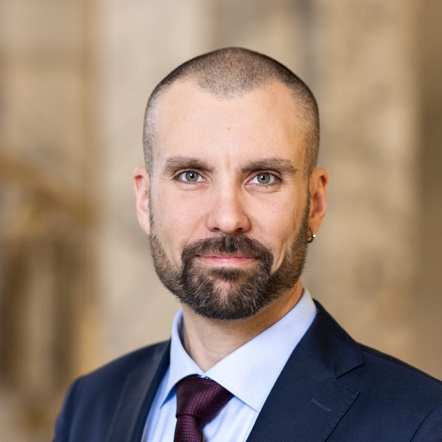 Kuvassa kansanedustaja Johan Kvarnström.